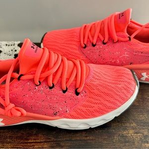 Under Armour Sneakers
